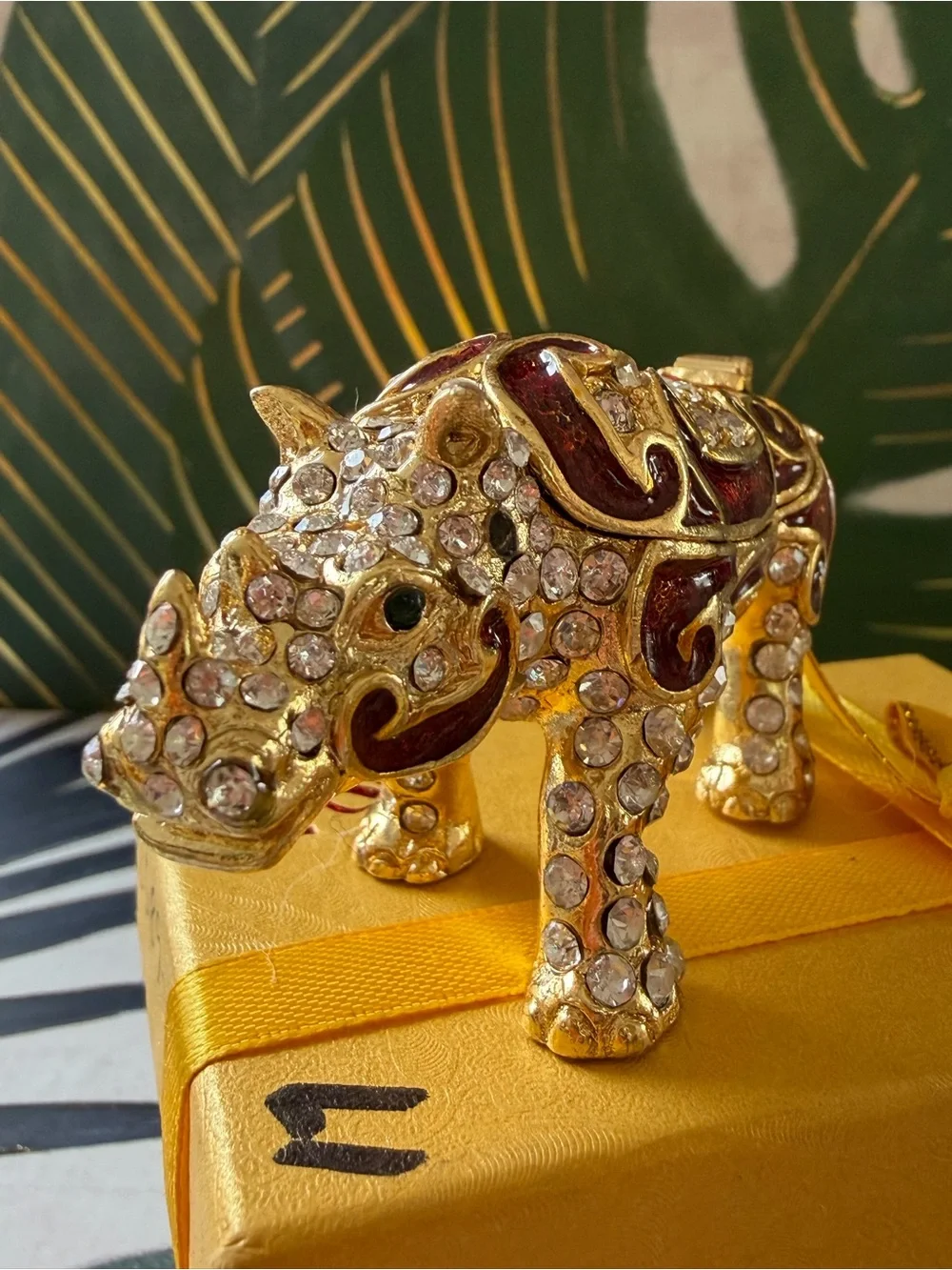 Hand-Painted Enamel Rhinestone Rhino Trinket Box Jewelry Keepsake NIB NWT - Picture 4 of 9